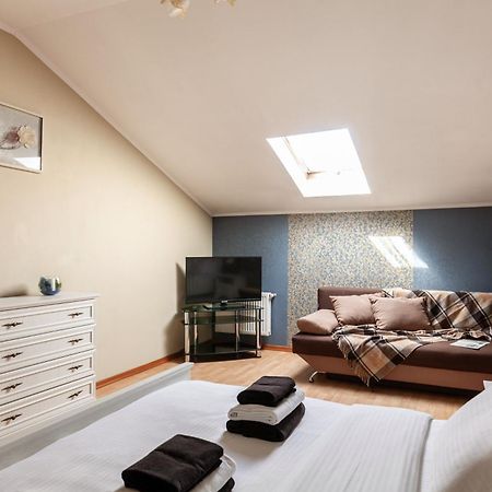 Alfa Apartments Ohiienka 17 2 Lviv Buitenkant foto