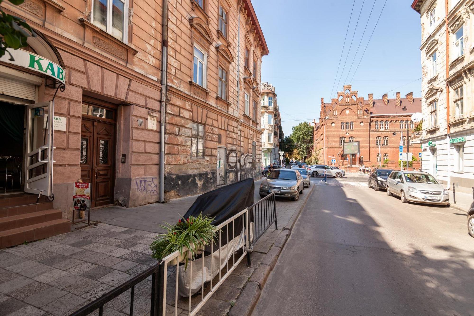 Alfa Apartments Ohiienka 17 2 Lviv Buitenkant foto
